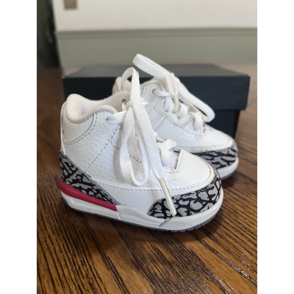 Air Jordan 3 Retro BT Toddler Size 2C With Box